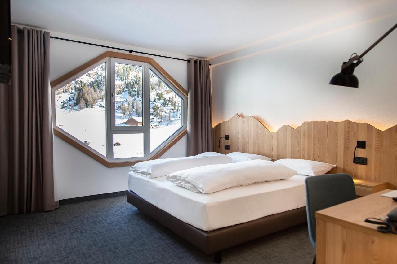 Blu Hotel Senales - Hotel Zirm Maso Corto Szoba fotó